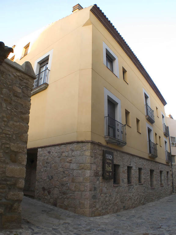 Fonda Bohemia Riuot Aparthotel Montblanc Exterior photo